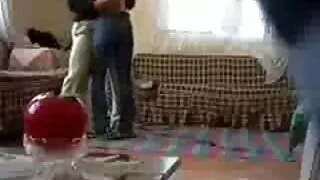 பிகினி பெண் கடற்கரையில் பொது சுயஇன்பம் குடியேறினார் zooxhamster