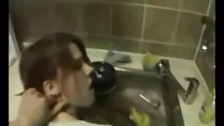 படுக்கையில் அழகி நல்ல கே குழாய் ஒரு பையன் மூலம் fucked
