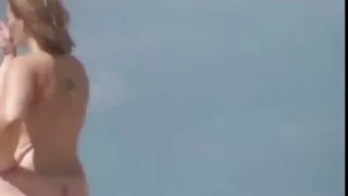 படுக்கையில் குத்தும்போது கே ஆண் குழாய் இளம் பொன்னிற கும்ஸ்