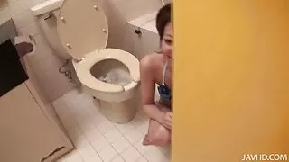 Catches busted by a hot cock in MFM செக்ஸ் உள்ளாடையுடன் ஆபாச